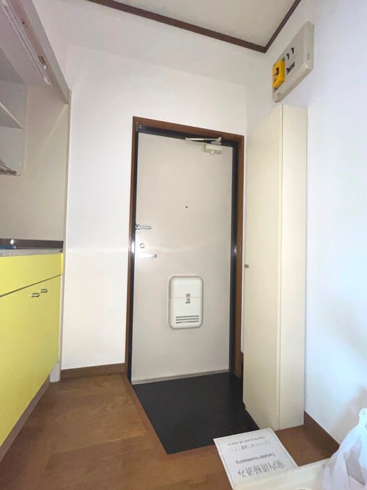 物件内観写真16　(玄関)