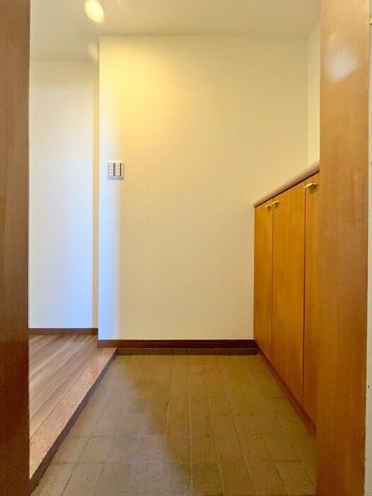 物件内観写真14　(玄関)