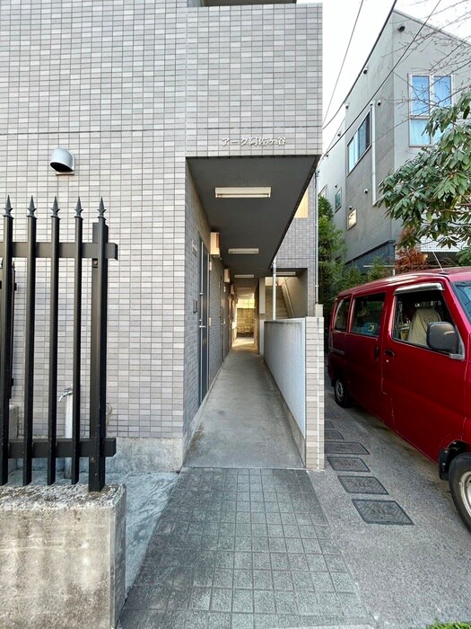 物件外観写真6　(エントランス部分)