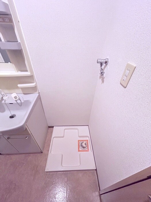 物件内観写真12　(洗濯機置場)