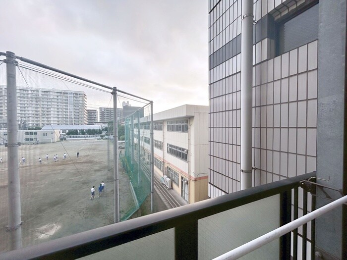 物件内観写真21　(室内からの展望)