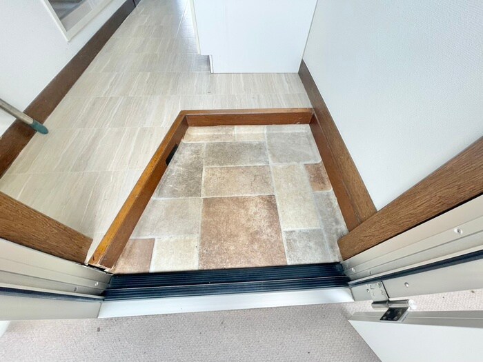 物件内観写真7　(玄関)