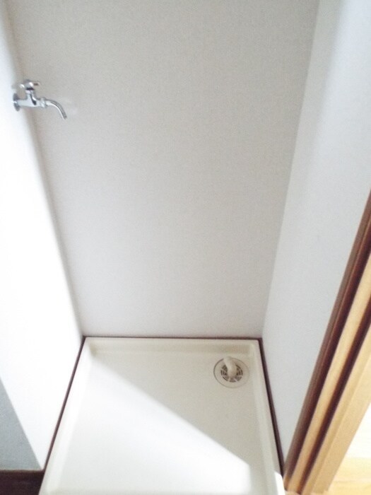 物件内観写真12　(洗濯機置場)