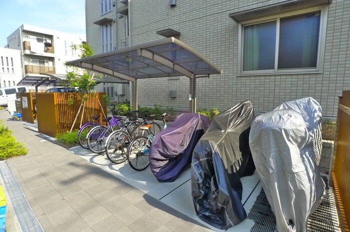 物件外観写真4　(駐輪場)