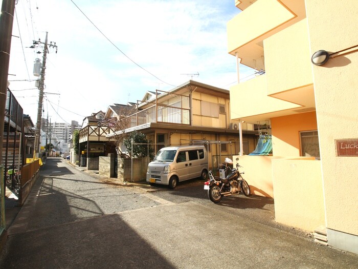 物件外観写真3　(周辺環境)