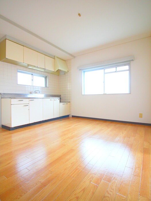 物件内観写真11　(室内からの展望)