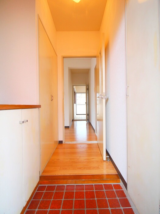 物件内観写真13　(玄関)