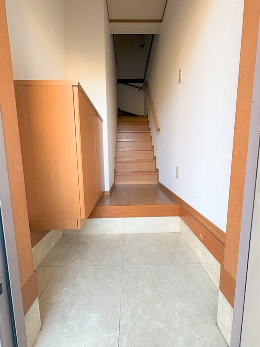 物件内観写真15　(玄関)