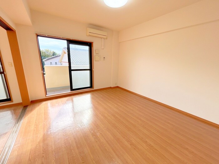 物件内観写真9　(居室)