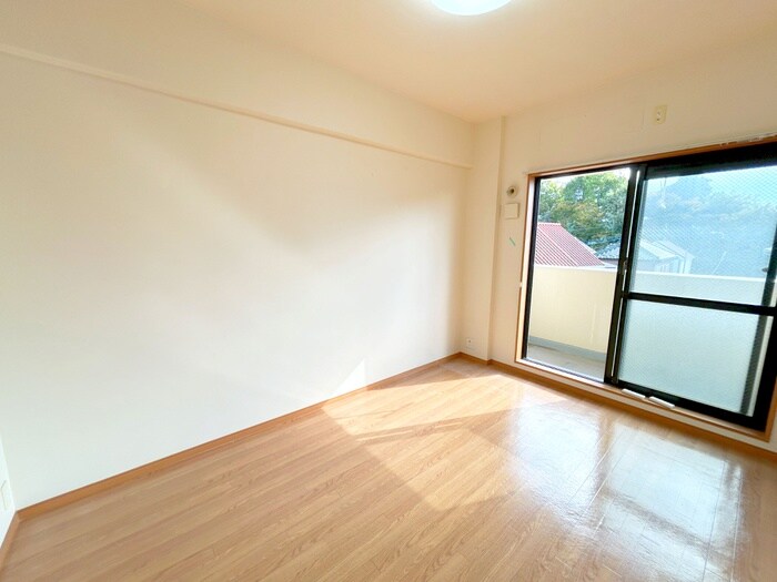 物件内観写真10　(居室)