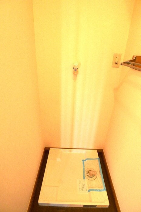 物件内観写真13　(洗濯機置場)