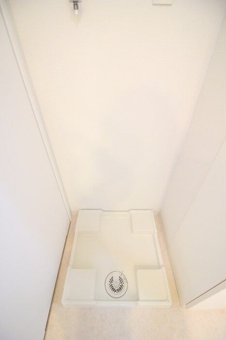 物件内観写真12　(洗濯機置場)