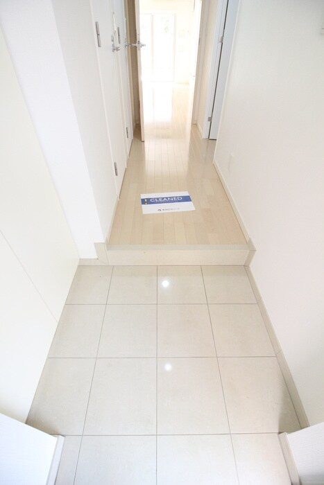 物件内観写真14　(玄関)