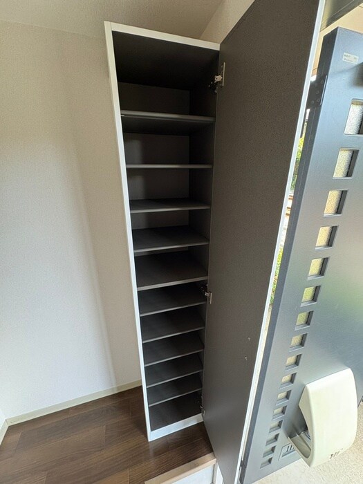 物件内観写真6　(靴箱)