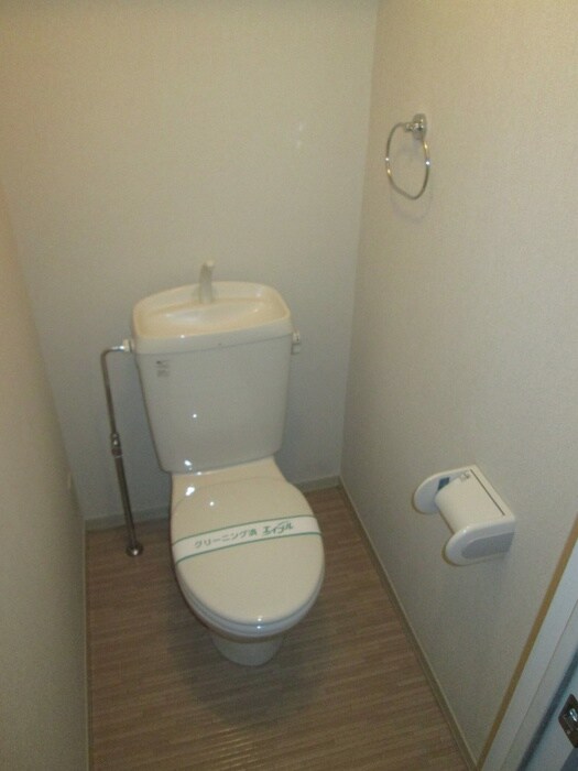 物件内観写真8　(トイレ)