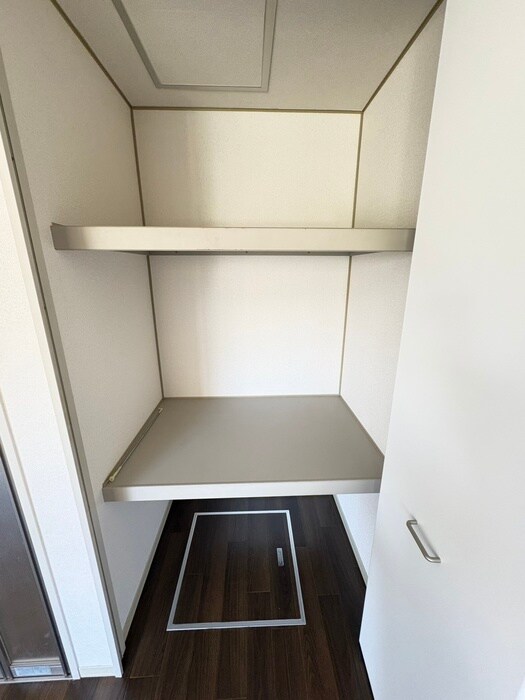 物件内観写真12　(収納)