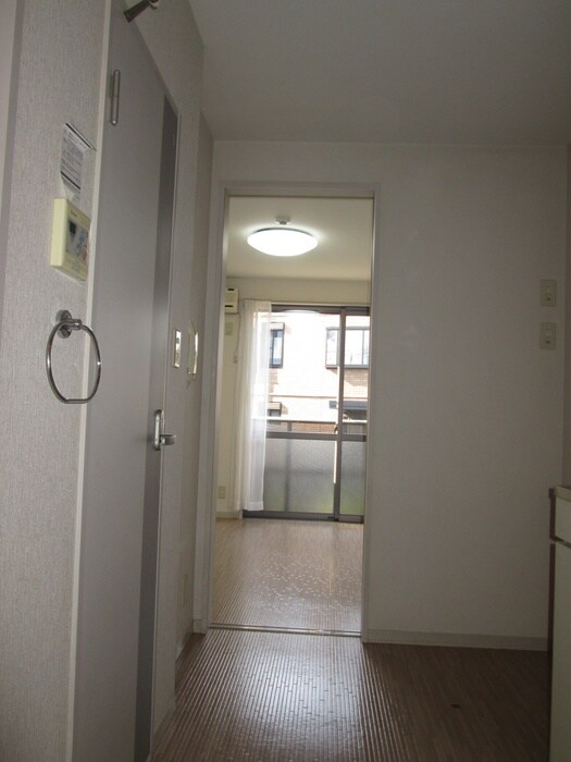 物件内観写真14　(廊下)