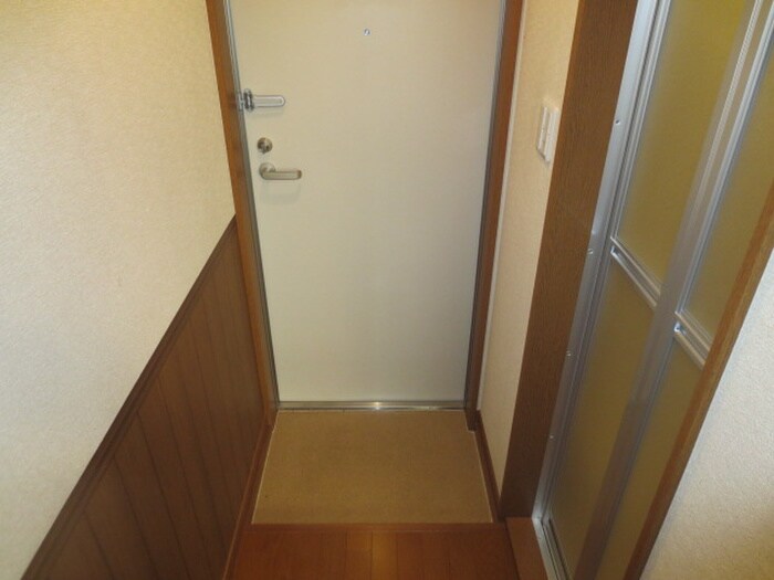 物件内観写真7　(玄関)
