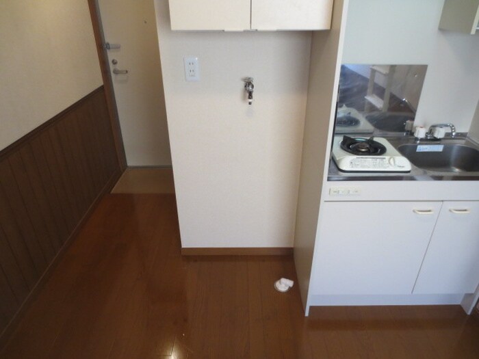 物件内観写真10　(洗濯機置場)