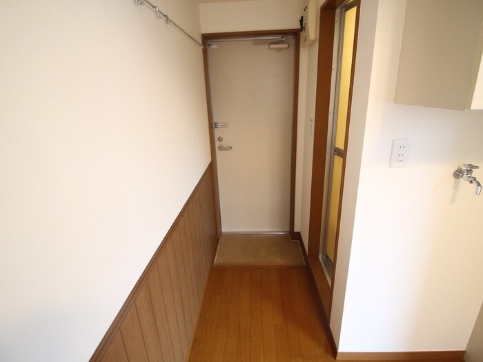 物件内観写真18　(廊下)