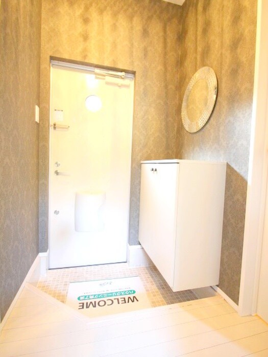 物件内観写真14　(玄関)