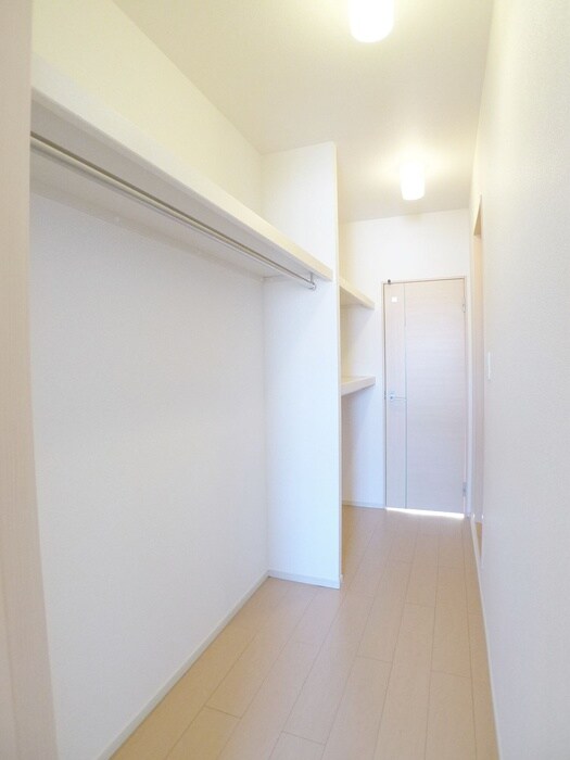 物件内観写真12　(収納)