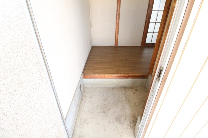 物件内観写真14　(玄関)