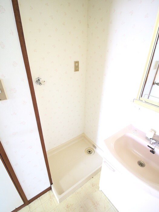 物件内観写真14　(洗濯機置場)