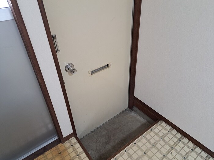 物件内観写真15　(玄関)