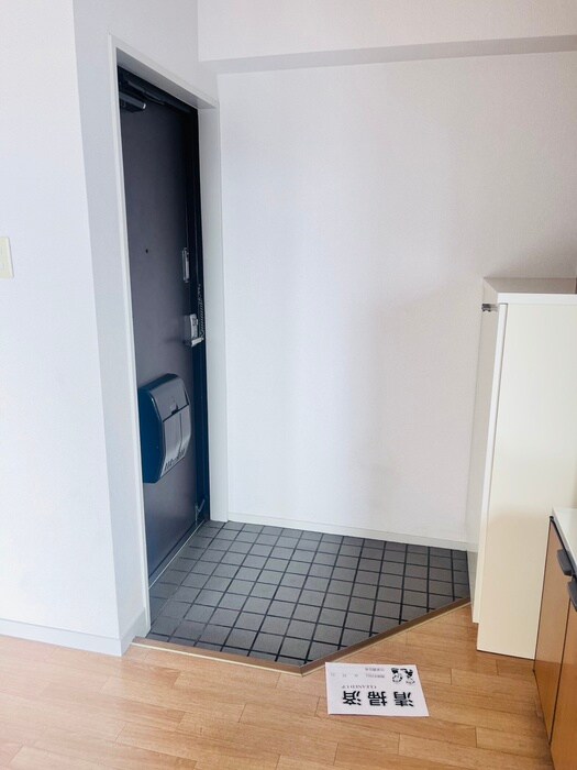物件内観写真18　(玄関)