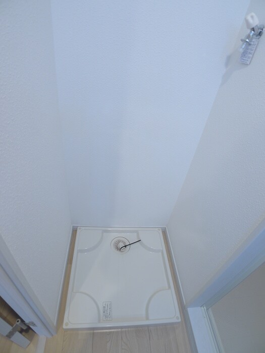 物件内観写真18　(洗濯機置場)