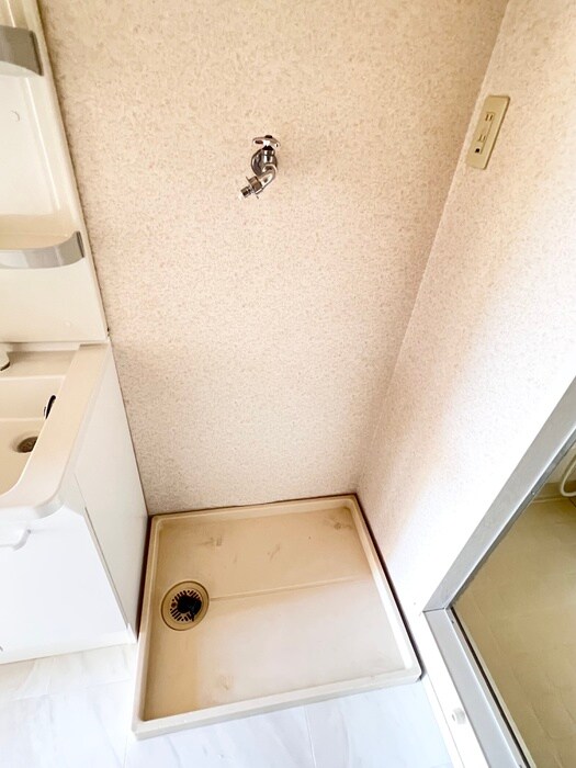 物件内観写真16　(洗濯機置場)