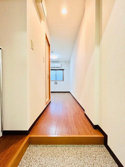 物件内観写真17　(玄関)