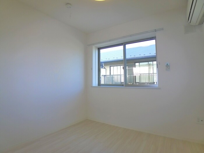 物件内観写真13　(居室)