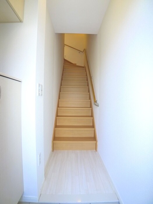 物件内観写真15　(玄関)