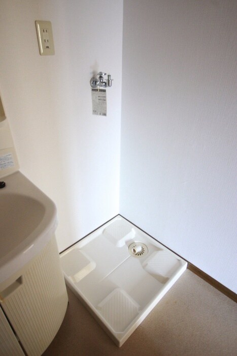 物件内観写真13　(洗濯機置場)