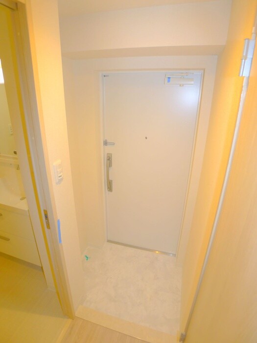 物件内観写真16　(玄関)