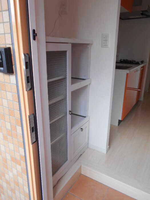 物件内観写真11　(玄関)