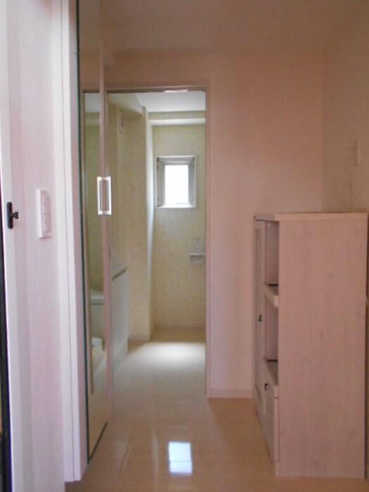 物件内観写真11　(廊下)