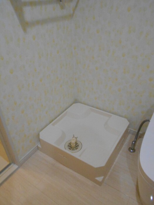 物件内観写真13　(洗濯機置場)