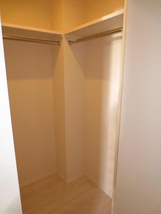 物件内観写真18　(洗濯機置場)