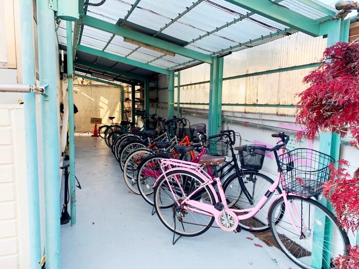 物件外観写真4　(駐輪場)