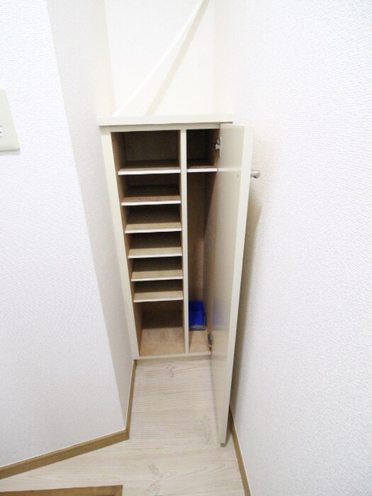 物件内観写真15　(靴箱)