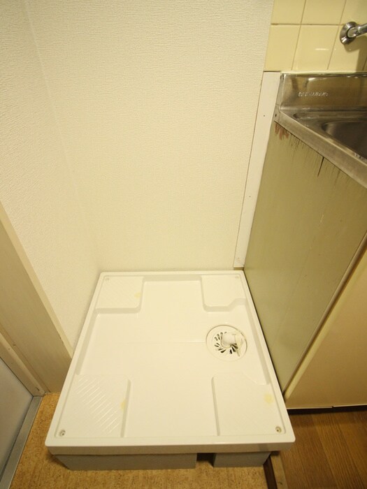 物件内観写真13　(洗濯機置場)