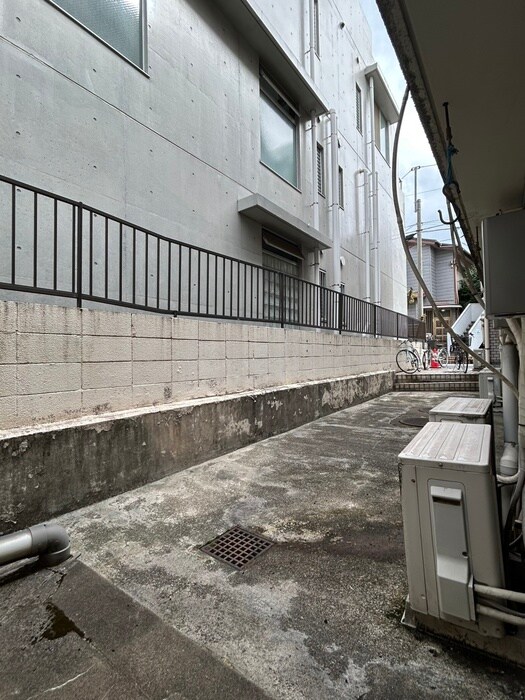 物件内観写真16　(室内からの展望)