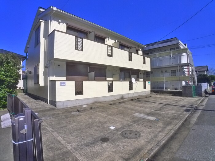 物件外観写真4　(駐車場)