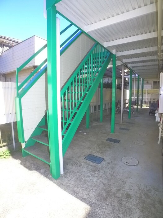 物件外観写真6　(エントランス部分)