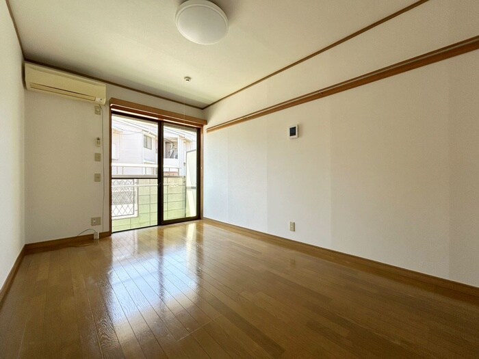 物件内観写真10　(居室)