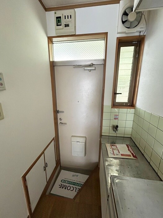 物件内観写真16　(玄関)