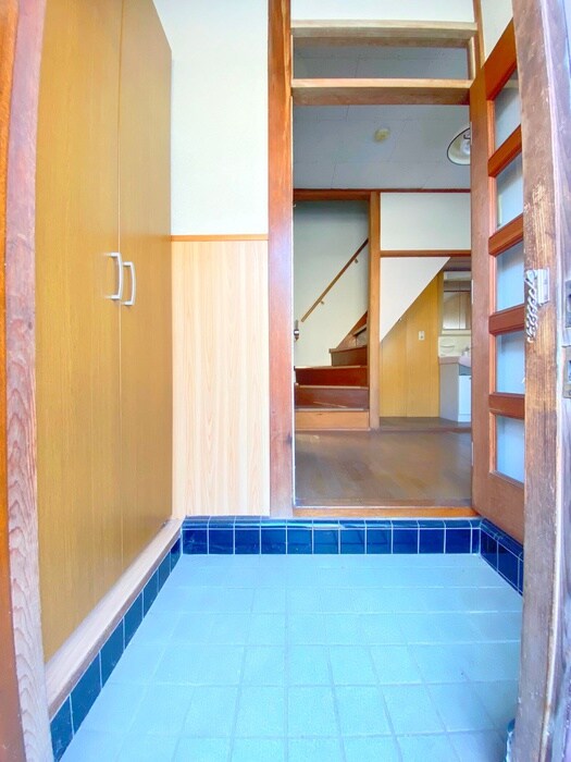 物件内観写真11　(玄関)